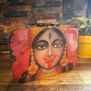 1998 vintage tin lunch box